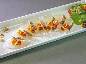 敦賀真鯛燻製カルパッチョ